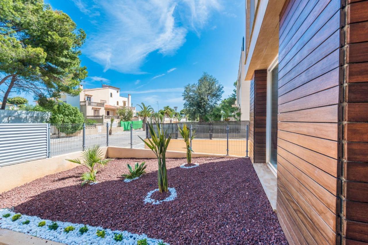 Holiday home Semi Detached Right Side